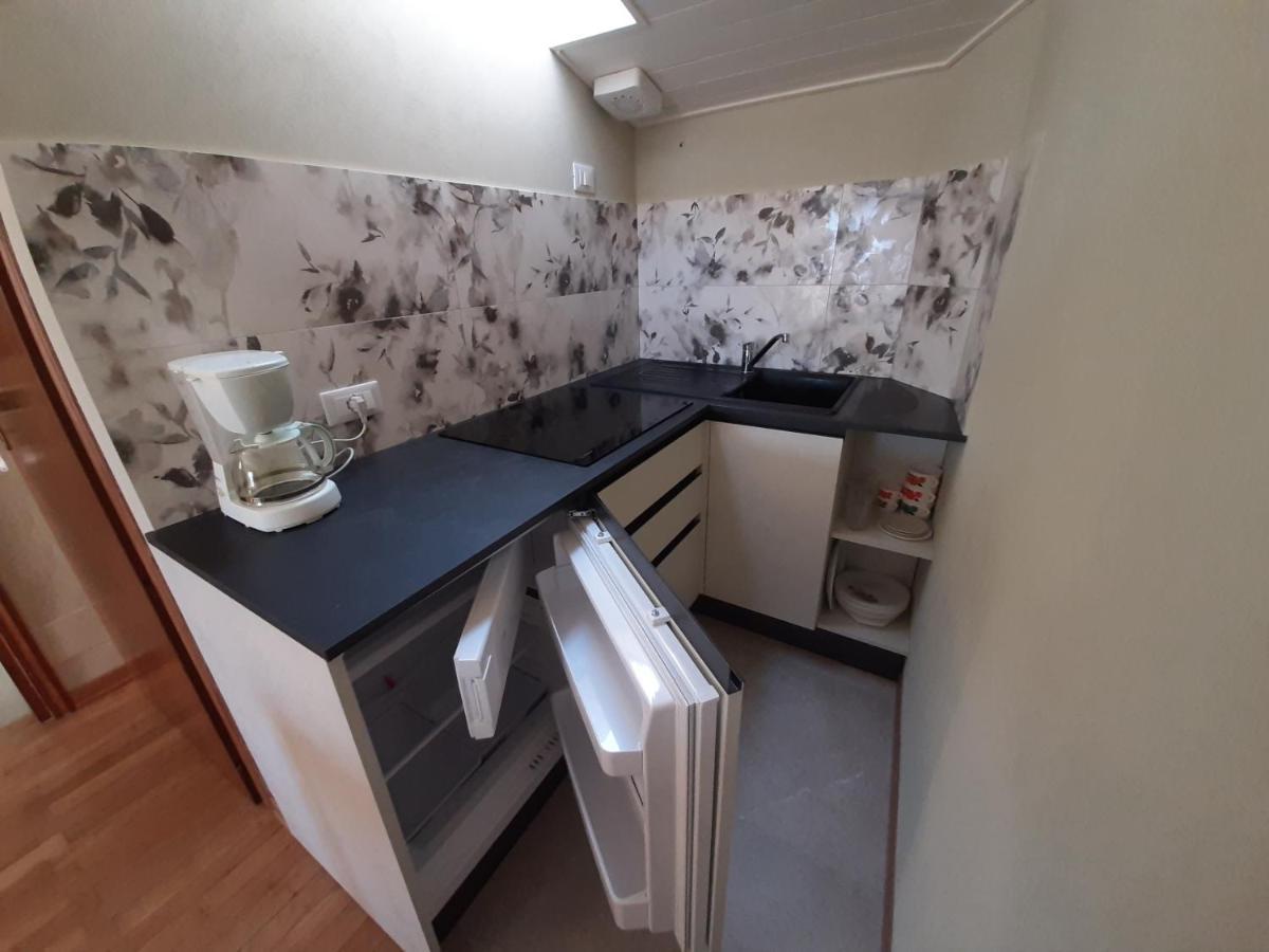 Casa Castel Apartment Gargnano Ngoại thất bức ảnh